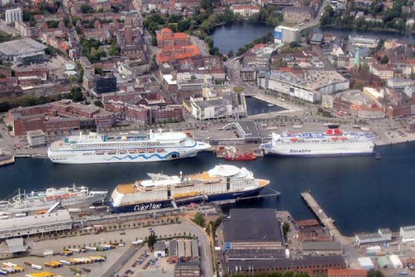 Kieler Hfen mit den Fähren AIDAluna, Stena Line und Color Line. Kieler Hfen mit den Fähren AIDAluna, Stena Line und Color Line.