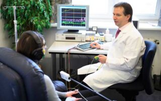 DEU, Deutschland Kiel, 23.01.2006: Schmerzklinik Kiel, Prof. Dr. med. Hartmut Göbel, Ärztlicher Direktor. DEU, Deutschland Kiel, 23.01.2006: Schmerzklinik Kiel, Prof. Dr. med. Hartmut Göbel, Ärztlicher Direktor.