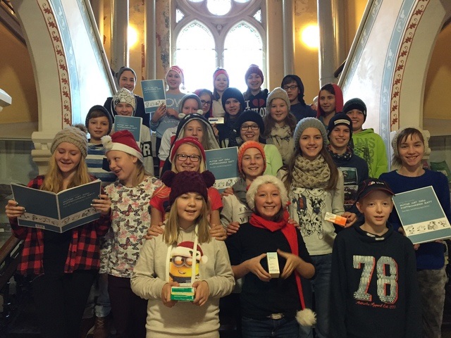 Die Klasse 7b des Gerhart-Hauptmann-Gymnasiums Wernigerode beteiligt sich an „Mütze hat den Kopfschmerz satt“. Hier erfahren die SchülerInnen im Biologieunterricht Wesentliches zum Umgang mit Kopfschmerzen, sowie deren Prävention und Therapie.