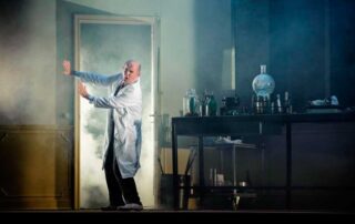 Anthony Pilavachi's stage direction of Siegfried at Theater Lübeck (2009) shows the visual disturbances of a typical migraine aura in Act1, Scene 3 of Siegfried as "Gesamtkunstwerk". Photo: Jörg Metzner