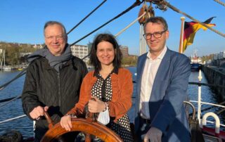 Prof. Dr. Hartmut Göbel, Prof. Dr. Dagny Holle-Lee und PD Dr. Charly Gaul anlässlich des Präsenzwochendes zum Thema Akuttherapie und Vorbeugung der Migräne im März 2022