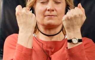 Progressive Muskelrelaxion. Wechsel zwischen Anspannung und Entspannung. Progressive Muskelrelaxion. Wechsel zwischen Anspannung und Entspannung.