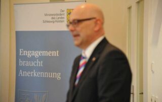 verleihung-bundesverdienstkreuz-prof-hartmut-gobel-schmerzklinik-kiel-6